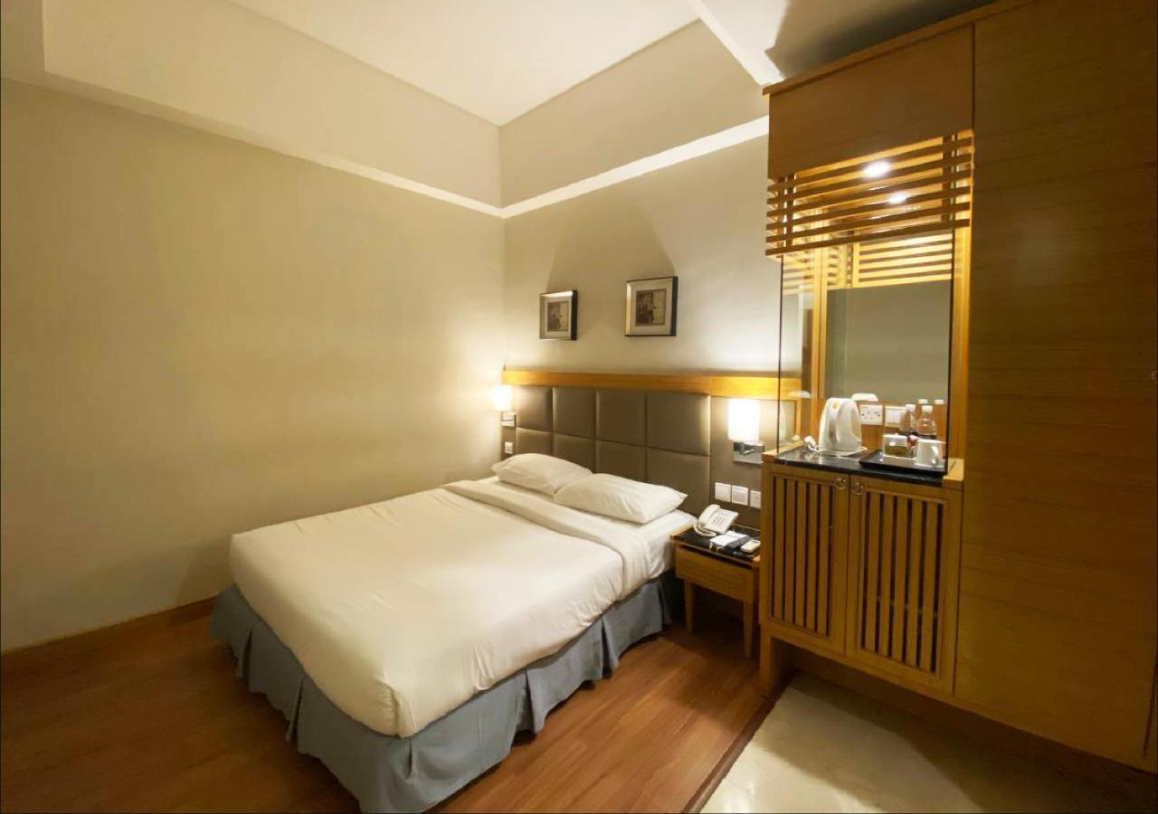Crown Garden Hotel Kota Bharu Exteriör bild