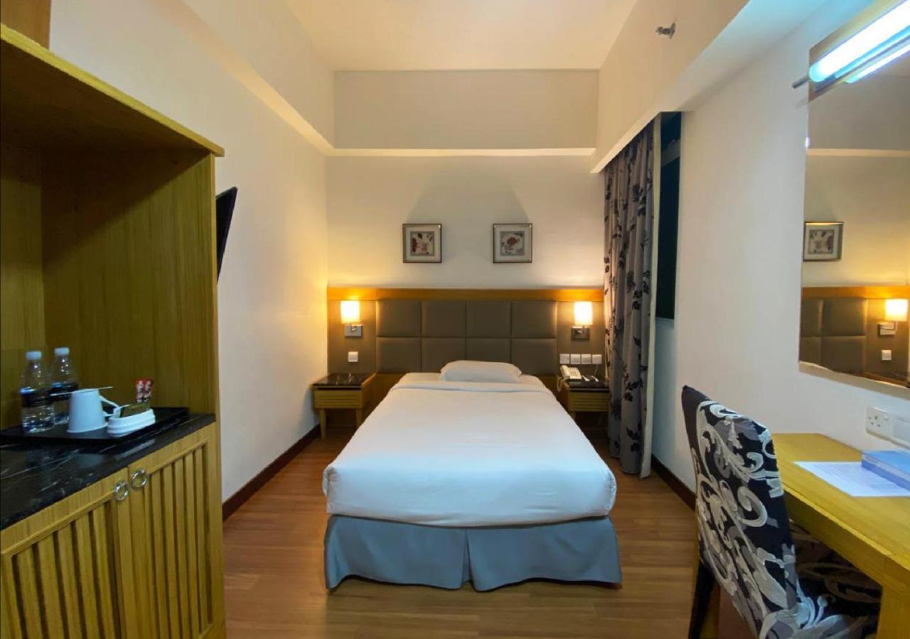 Crown Garden Hotel Kota Bharu Exteriör bild